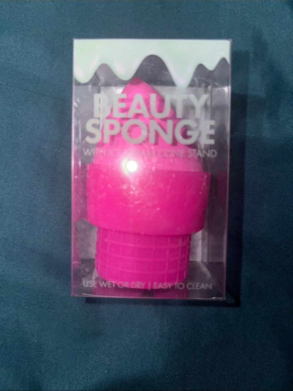 Beauty Sponge with Ice Cream Cone Stand - Dark Pink